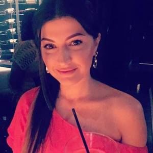 Meet your Posher, Cristina